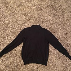 Black sweatered turtle neck!